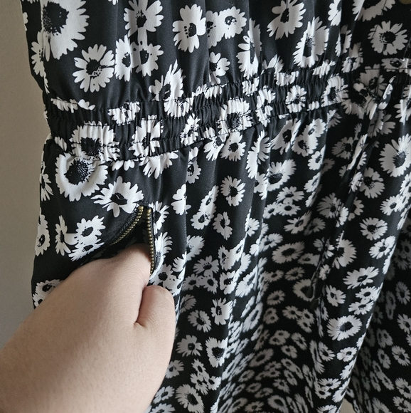 City Chic Daisy Floral Dress - Picture 4 of 9